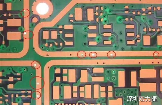 防止PCB過波峰焊時(shí)錫從導(dǎo)通孔貫穿元件面造成短路；特別是我們把過孔放在BGA焊盤上時(shí)，就必須先做塞孔，再鍍金處理，便于BGA的焊接。